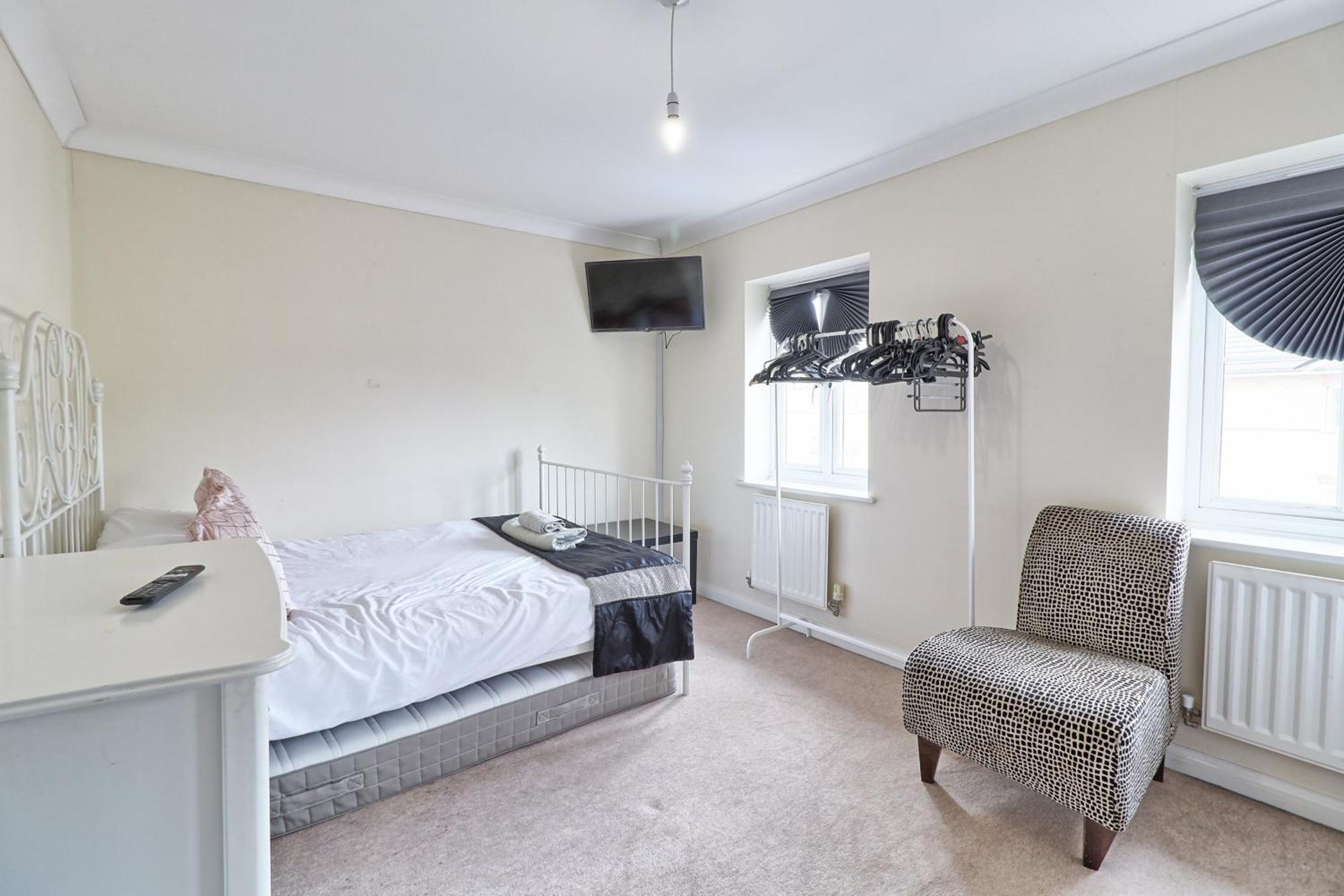 By Buildersbeds - Paignton House 4 Bedrooms Harold Wood Buitenkant foto